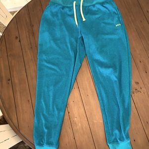 Fila sweatpants. Hardly worn. Size Large.